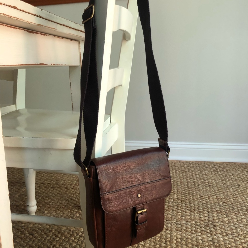 New: Fossil Miles Leather Courier Bag with Adjustable Strap - Picture 7 of 16